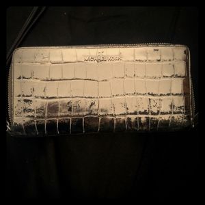 Micheal kors wallet